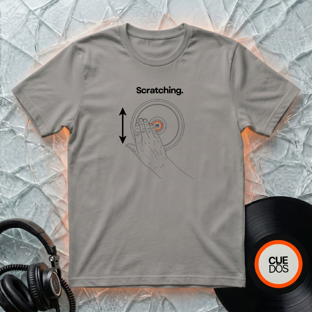 Scratching. T-Shirt