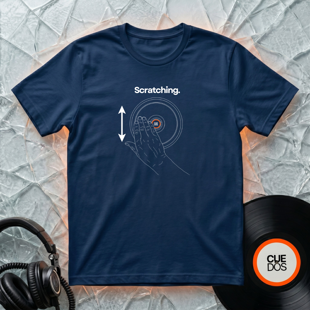 Scratching. T-Shirt